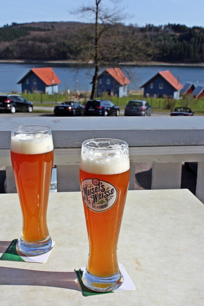 Hefeweizen vor Sorpesee, 