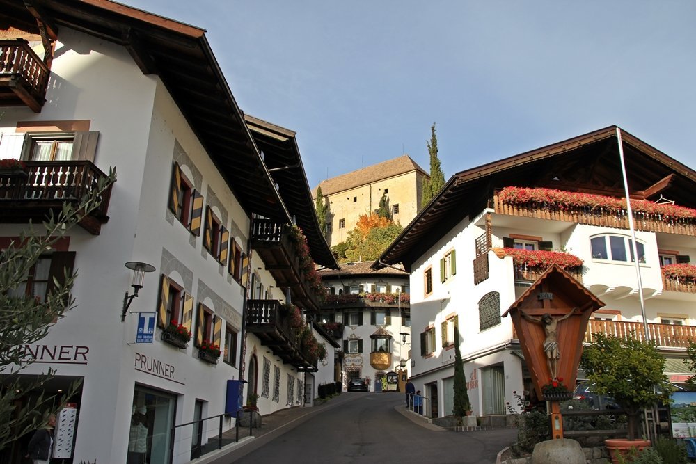 Schenna, Marktplatz, Wandern, Törggelen