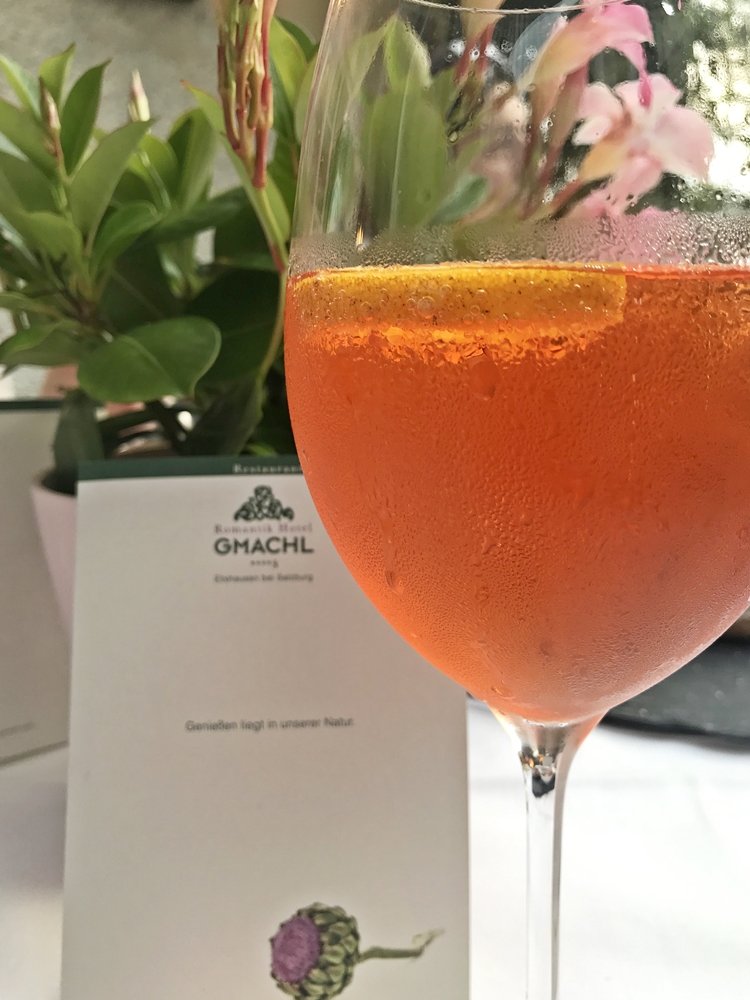 Aperol Sprizz, Hauben-Restaurant im Romantik Hotel GMACHL