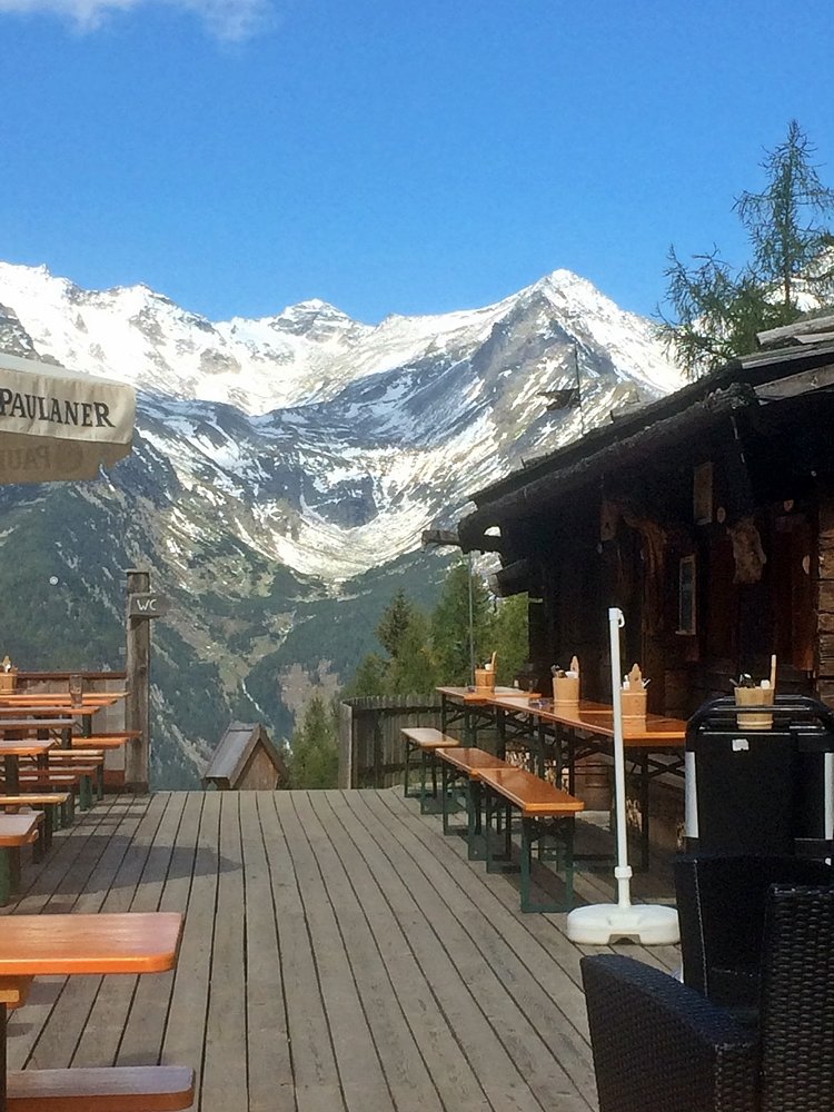 Bauerschaftsalm, urige Almhütte im Tauferer Ahrntal, Blick auf Zillertaler Alpen, Wanderung zum Klaussee