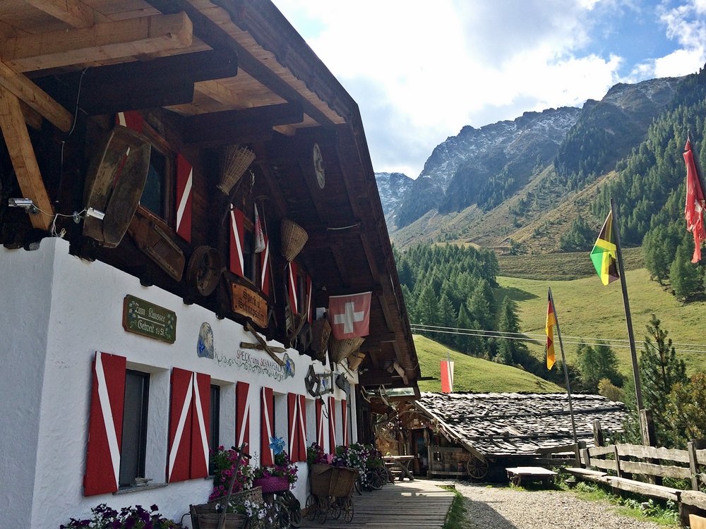 Speck-und Schnapsalm auf dem Weg zum Klaussee, Wanderung, urige Almhütte