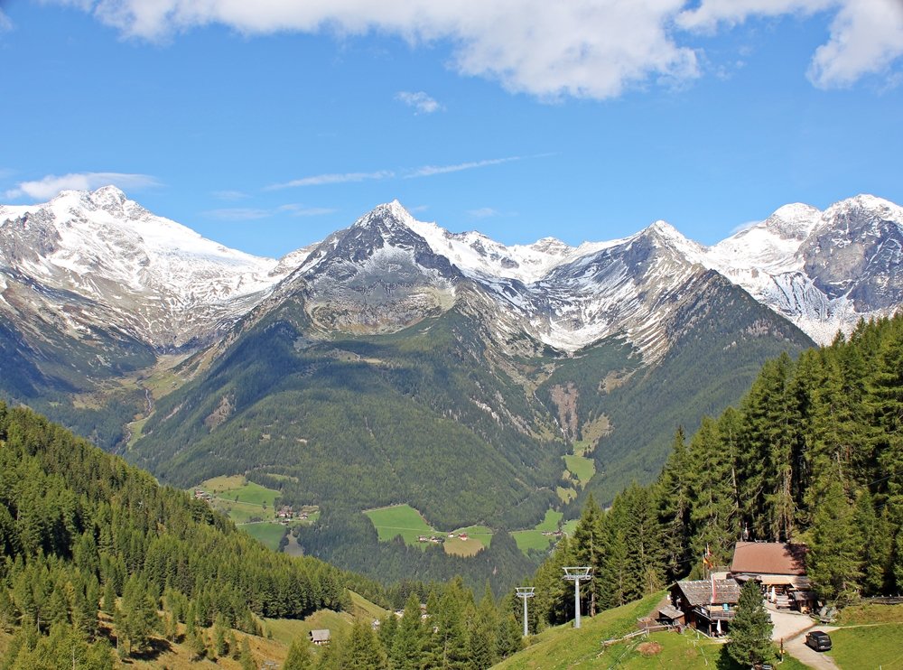 Blick auf Speck-und Schnapsalm, urige Almhütte auf der Wanderung zum Klaussee, Tauferer Ahrntal