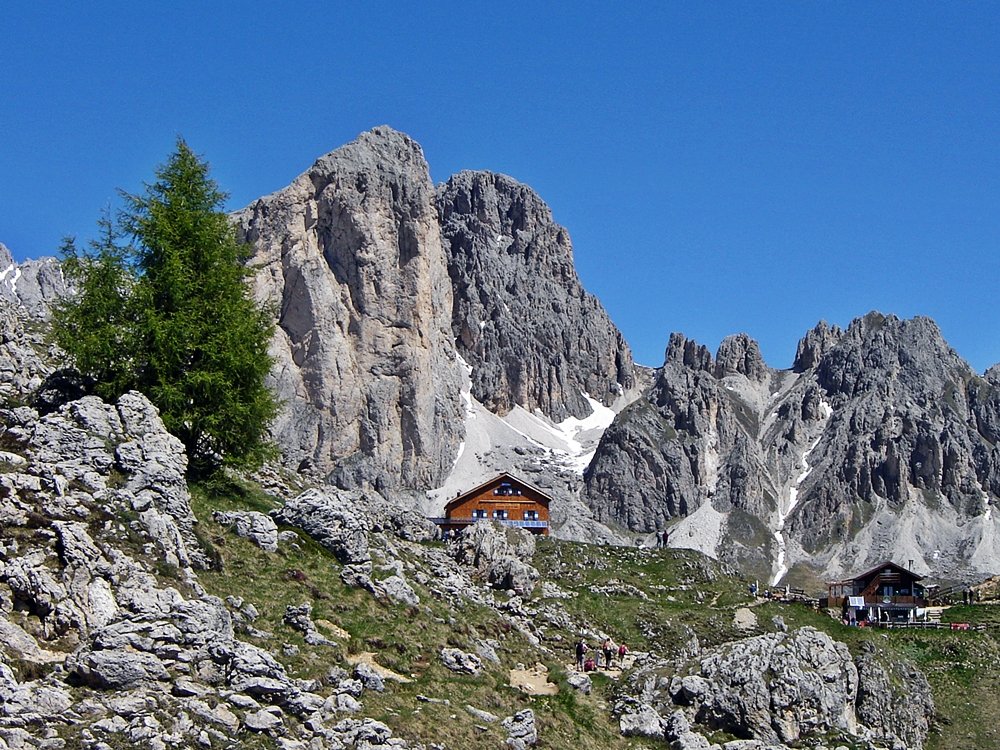 Was sollte man in Südtirol gemacht haben? Eine Wanderung im Rosengarten, solltest du in Südtirol gemacht haben